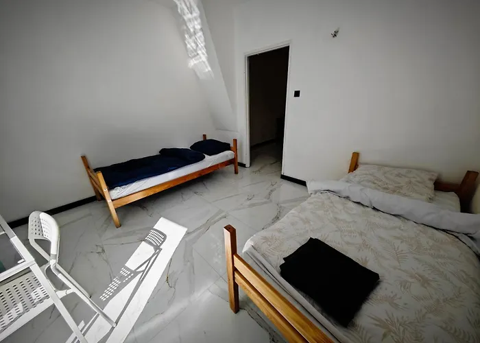 Apartament Pod Jasna Gora 2 Pokoje 2 Lazienki, Na Parterze